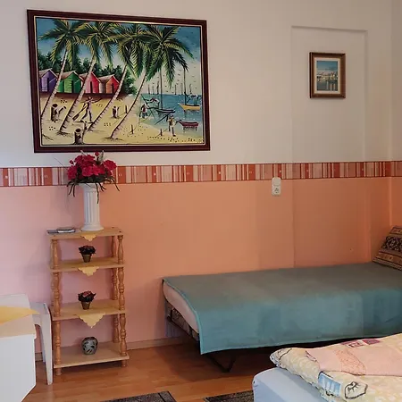 Takacs-haz 아파트 *