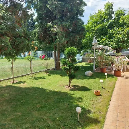 Takacs-haz 아파트 *